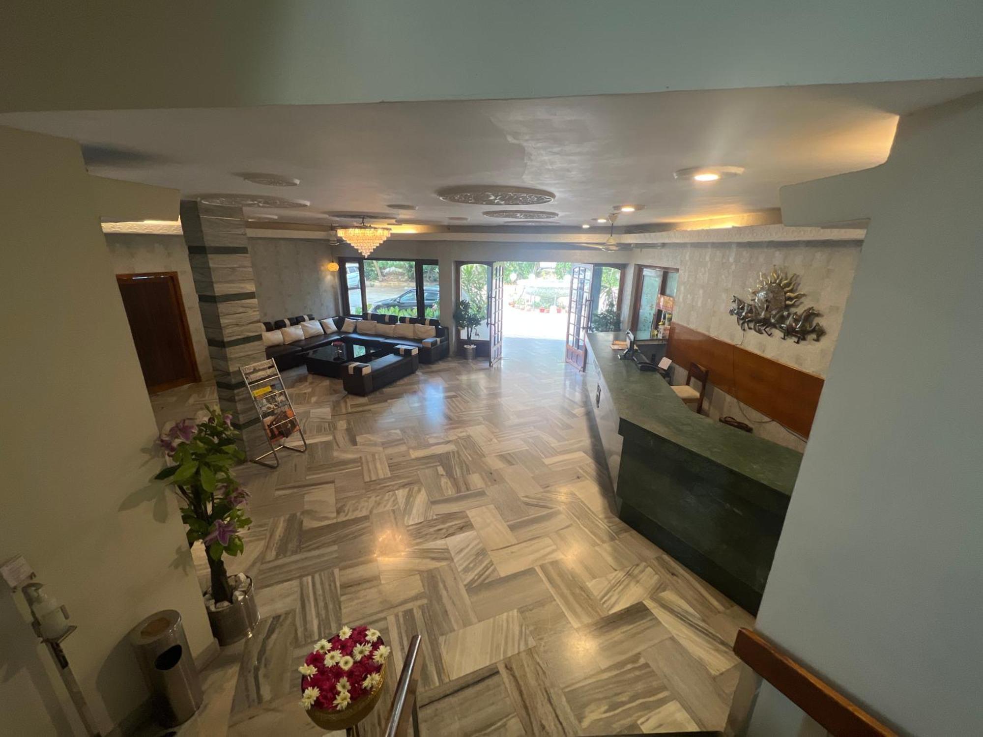 Varada Nagavali Hotel Srikakulam Εξωτερικό φωτογραφία