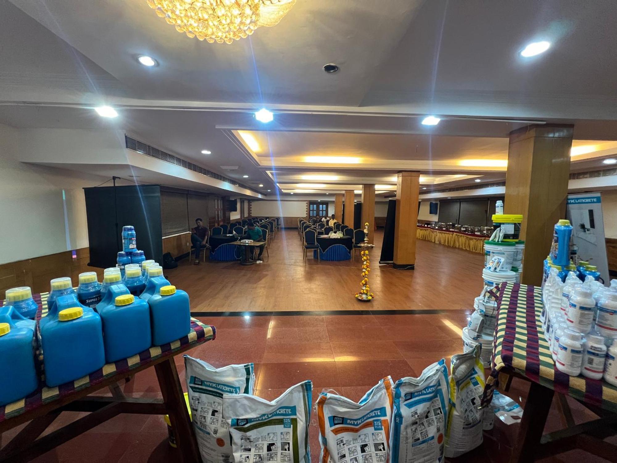 Varada Nagavali Hotel Srikakulam Εξωτερικό φωτογραφία