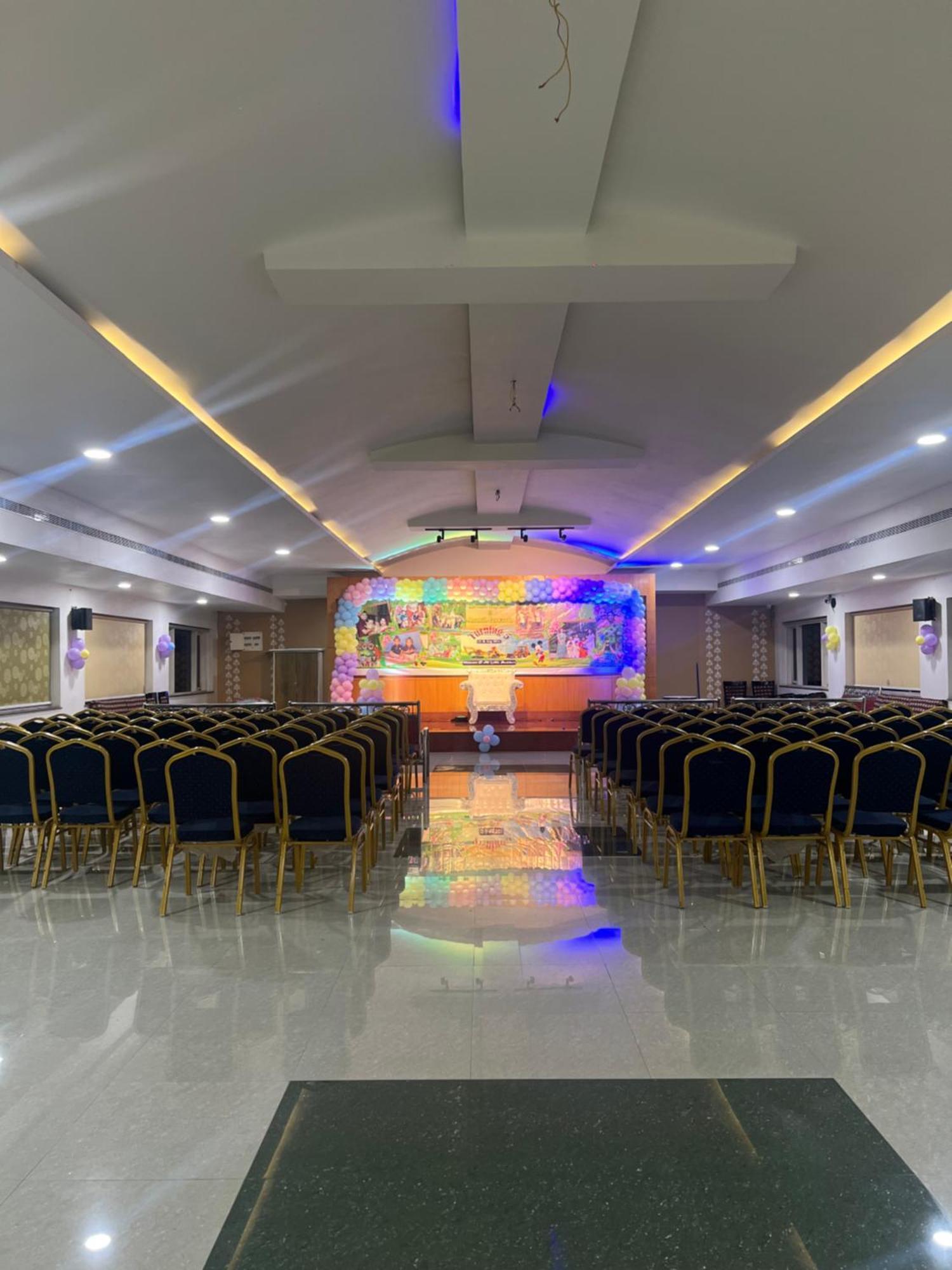 Varada Nagavali Hotel Srikakulam Εξωτερικό φωτογραφία