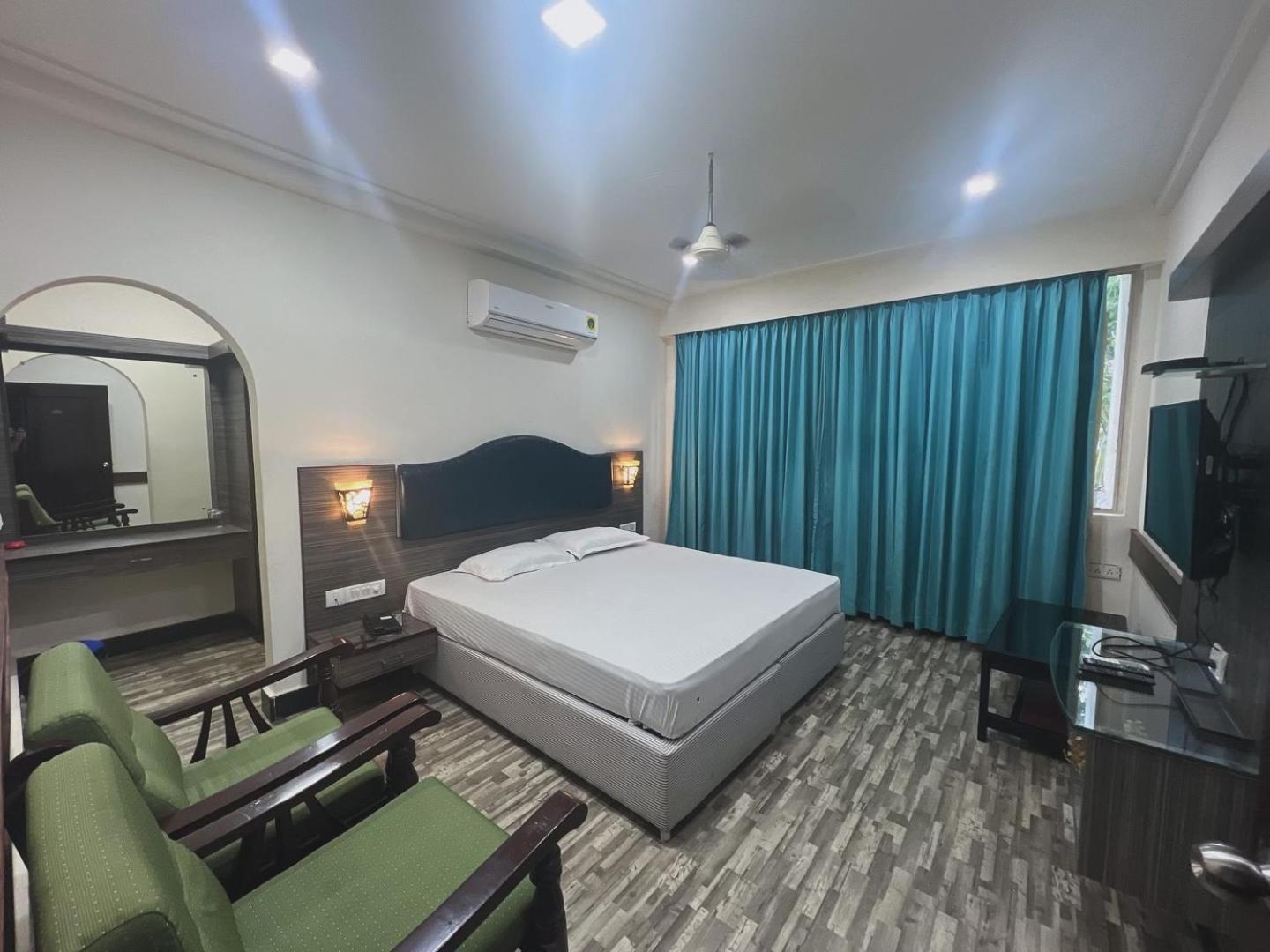 Varada Nagavali Hotel Srikakulam Εξωτερικό φωτογραφία