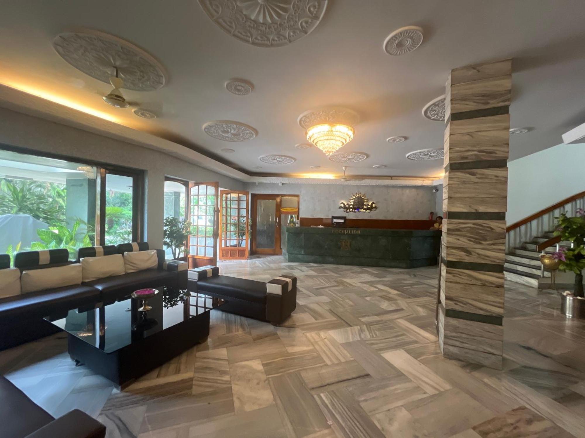 Varada Nagavali Hotel Srikakulam Εξωτερικό φωτογραφία